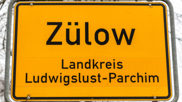 Ortsschild Zülow